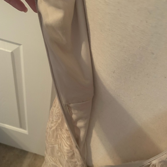 Floor length gown, worn once, flawless, size 10 FITS LIKE A 6/8! - Picture 8 of 9